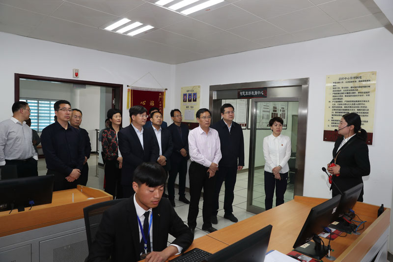 市人大常委會副主任、民權(quán)縣委書記姬脈常，縣委副書記、縣長張團(tuán)結(jié)帶隊(duì)到永城市考察鄉(xiāng)村旅游和美麗鄉(xiāng)村建設(shè)