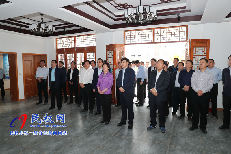 全市2019年第一季度農(nóng)村人居環(huán)境觀摩團(tuán)蒞臨我縣 全市2019年第一季度農(nóng)村人居環(huán)境觀摩團(tuán)蒞臨我縣