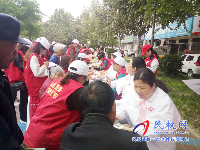 民權(quán)縣紅十字會開展紀(jì)念第72個世界紅十字日暨遺體人體器官捐獻(xiàn)宣傳活動 民權(quán)縣紅十字會開展紀(jì)念第72個世界紅十字日暨遺體人體器官捐獻(xiàn)宣傳活動