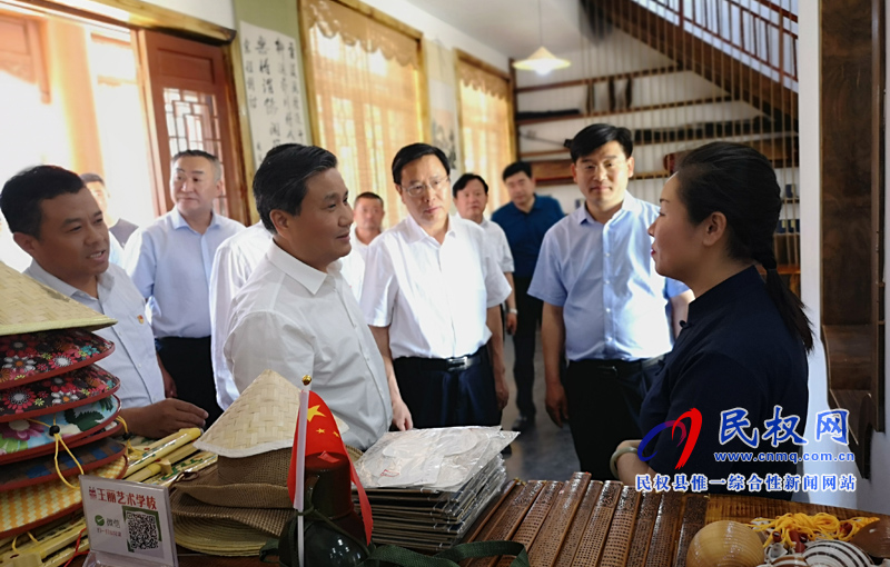 副省長武國定蒞民調(diào)研糧食安全和脫貧攻堅工作