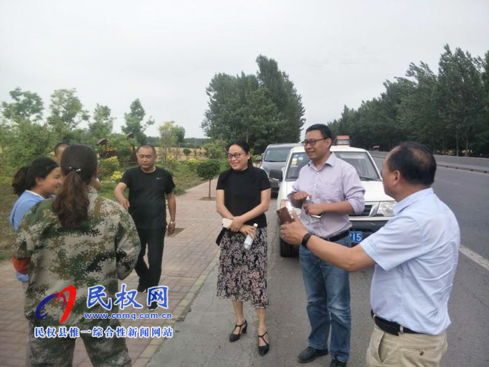 市農(nóng)村農(nóng)業(yè)局副局長賈長安蒞臨民權(quán)督導(dǎo)秸稈禁燒工作 市農(nóng)村農(nóng)業(yè)局副局長賈長安蒞臨民權(quán)督導(dǎo)秸稈禁燒工作