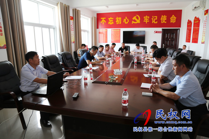 省司法廳行政法規(guī)處副處長楊永鋒到縣司法局調(diào)研工作 省司法廳行政法規(guī)處副處長楊永鋒到縣司法局調(diào)研工作