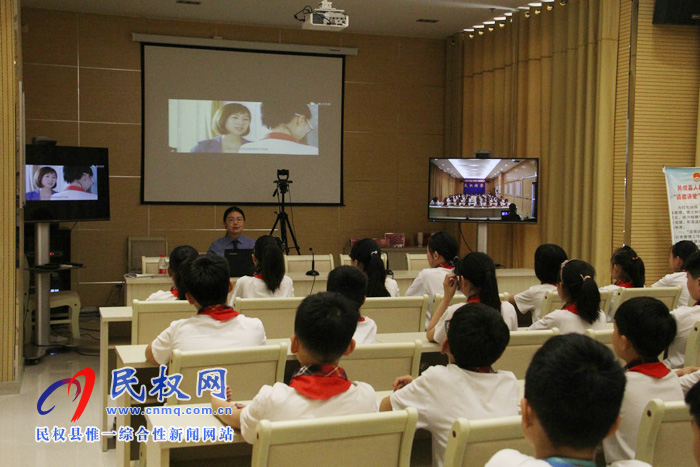 民權(quán)縣實驗小學(xué)組織學(xué)生代表走進檢察院參加開放日活動 民權(quán)縣實驗小學(xué)組織學(xué)生代表走進檢察院參加開放日活動