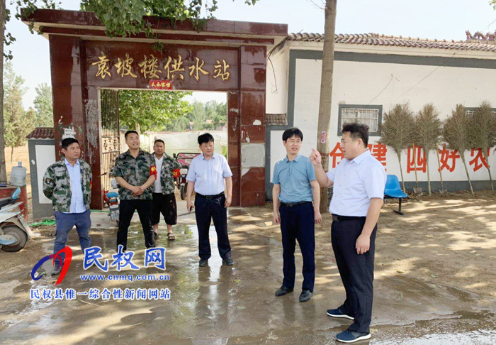 民權高新區(qū)常務副主任張愛軍深入南華街道辦事處督導“三夏”生產及秸稈禁燒工作 民權高新區(qū)常務副主任張愛軍深入南華街道辦事處督導“三夏”生產及秸稈禁燒工作