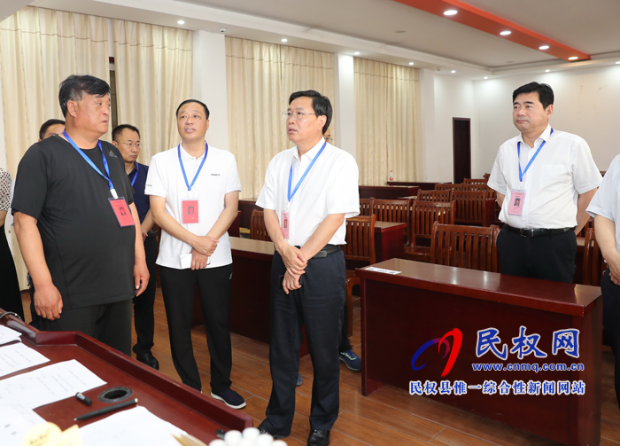 市人大常委會副主任、縣委書記姬脈常帶隊巡視高考工作