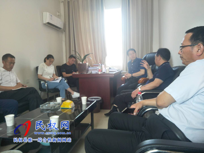 縣委常委、副縣長房季到龍?zhí)伶?zhèn)調(diào)研