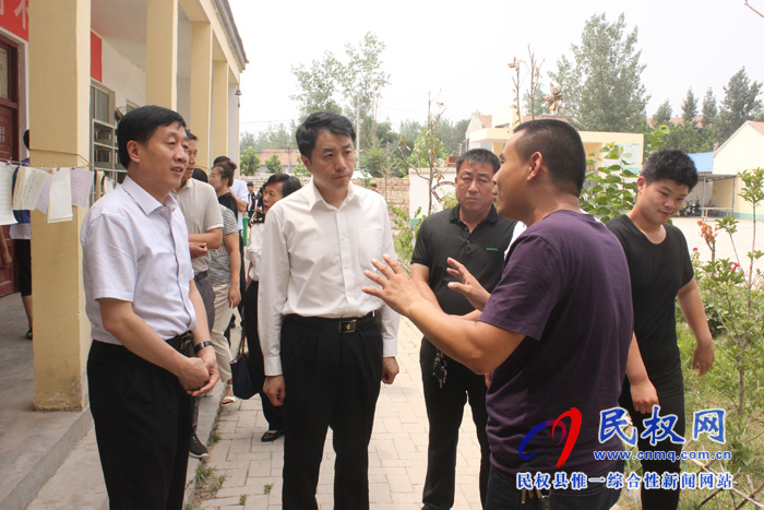 合肥海關(guān)政治部主任李晉到我縣開展慰問活動(dòng) 合肥海關(guān)政治部主任李晉到我縣開展慰問活動(dòng)