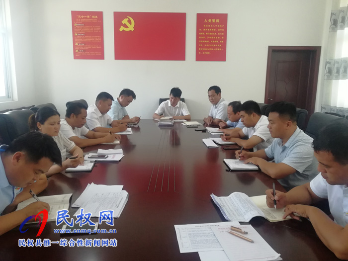 我縣各單位、各鄉(xiāng)鎮(zhèn)（街道辦）傳達(dá)貫徹全縣脫貧攻堅(jiān)推進(jìn)會(huì)精神