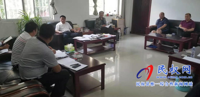 我縣各單位、各鄉(xiāng)鎮(zhèn)（街道辦）傳達(dá)貫徹全縣脫貧攻堅(jiān)推進(jìn)會(huì)精神