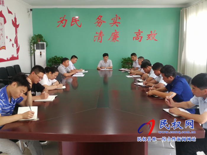 我縣各單位、各鄉(xiāng)鎮(zhèn)（街道辦）傳達(dá)貫徹全縣脫貧攻堅(jiān)推進(jìn)會(huì)精神
