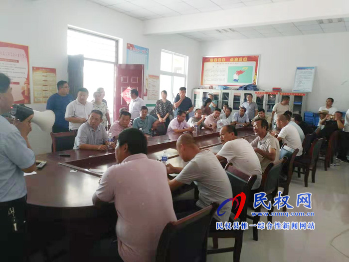 龍?zhí)伶?zhèn)組織在陶鄭莊村觀摩學(xué)習(xí)改善農(nóng)村人居環(huán)境工作 龍?zhí)伶?zhèn)組織在陶鄭莊村觀摩學(xué)習(xí)改善農(nóng)村人居環(huán)境工作