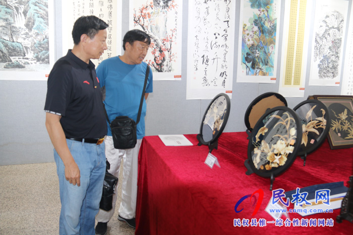 我縣展品參加在北京慶祝建黨九十八周年書畫展暨商丘市非物質(zhì)文化遺產(chǎn)精品展 我縣展品參加在北京慶祝建黨九十八周年書畫展暨商丘市非物質(zhì)文化遺產(chǎn)精品展