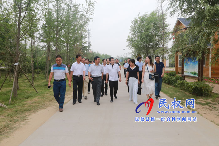 河南省國(guó)家濕地公園建設(shè)驗(yàn)收經(jīng)驗(yàn)交流會(huì)在我縣召開(kāi) 河南省國(guó)家濕地公園建設(shè)驗(yàn)收經(jīng)驗(yàn)交流會(huì)在我縣召開(kāi)