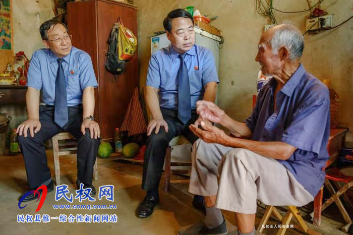 民權(quán)縣人民檢察院不忘初心送溫暖 走訪慰問老軍人、老黨員