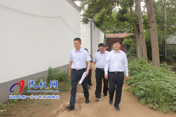 省農(nóng)業(yè)農(nóng)村廳農(nóng)村人居環(huán)境處處長(zhǎng)唐新偉到我縣調(diào)研農(nóng)村廁所改造工作 省農(nóng)業(yè)農(nóng)村廳農(nóng)村人居環(huán)境處處長(zhǎng)唐新偉到我縣調(diào)研農(nóng)村廁所改造工作