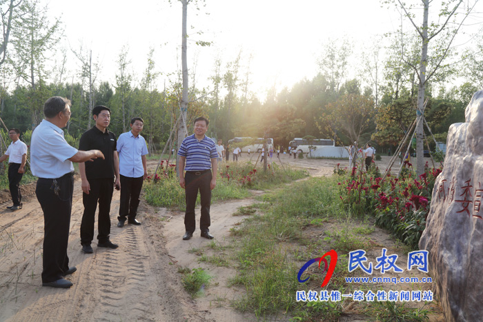 河南省第22屆黃河詩會采風(fēng)團到我縣 河南省第22屆黃河詩會采風(fēng)團到我縣