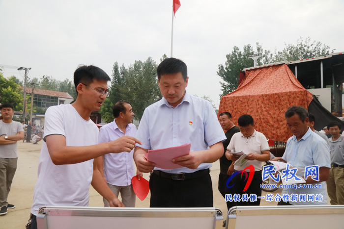 民權(quán)縣委網(wǎng)信辦組織開展主題為“網(wǎng)絡(luò)安全為人民、網(wǎng)絡(luò)安全靠人民”網(wǎng)絡(luò)安全宣傳活動(dòng)