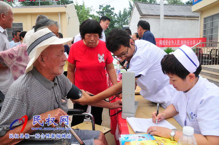 民權(quán):“四下鄉(xiāng)”惠民暖人心 民權(quán):“四下鄉(xiāng)”惠民暖人心