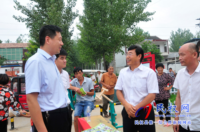 民權(quán):“四下鄉(xiāng)”惠民暖人心 民權(quán):“四下鄉(xiāng)”惠民暖人心