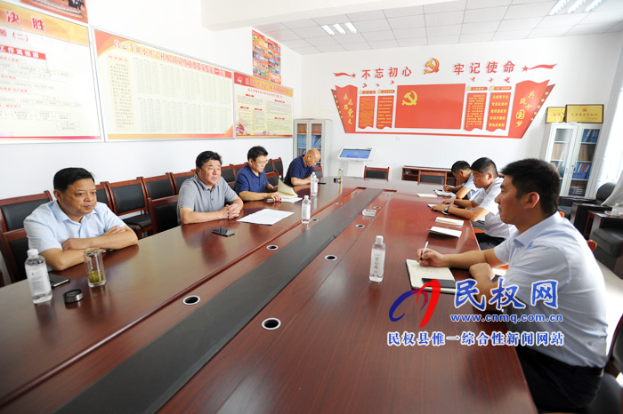 市人大常委會副主任、市總工會主席劉沛到民權縣白云寺鎮(zhèn)小渾子村開展“三·五”基層工作日活動