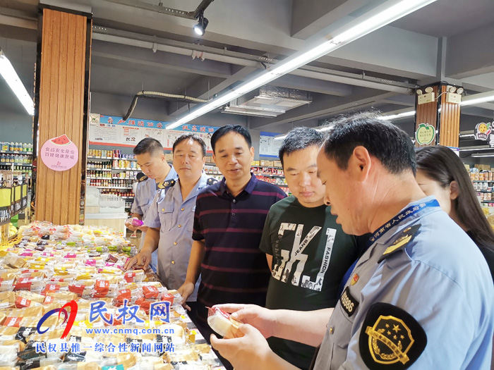 縣市場(chǎng)監(jiān)管局開(kāi)展節(jié)前月餅市場(chǎng)專項(xiàng)檢查 縣市場(chǎng)監(jiān)管局開(kāi)展節(jié)前月餅市場(chǎng)專項(xiàng)檢查