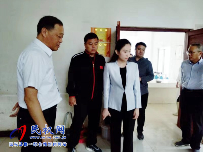 副縣長朱琳檢查我縣校園安全工作