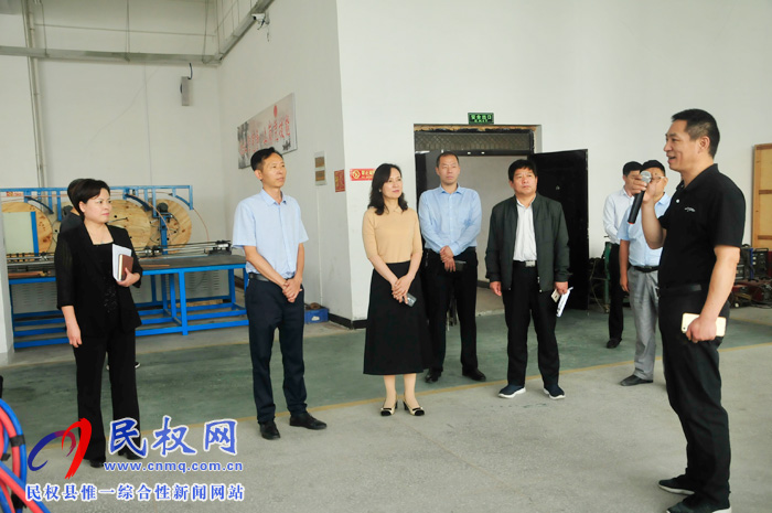 柘城縣考察團到我縣制冷技術(shù)學院考察 柘城縣考察團到我縣制冷技術(shù)學院考察