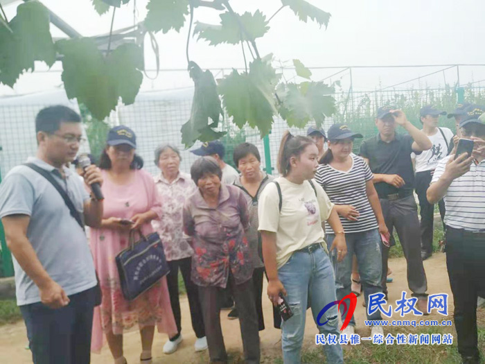 縣園藝組織貧困戶外出參觀學(xué)習(xí) 縣園藝組織貧困戶外出參觀學(xué)習(xí)
