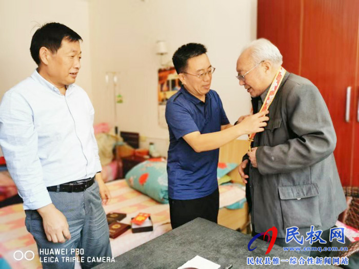 縣畜牧局看望慰問(wèn)離休老干部 縣畜牧局看望慰問(wèn)離休老干部
