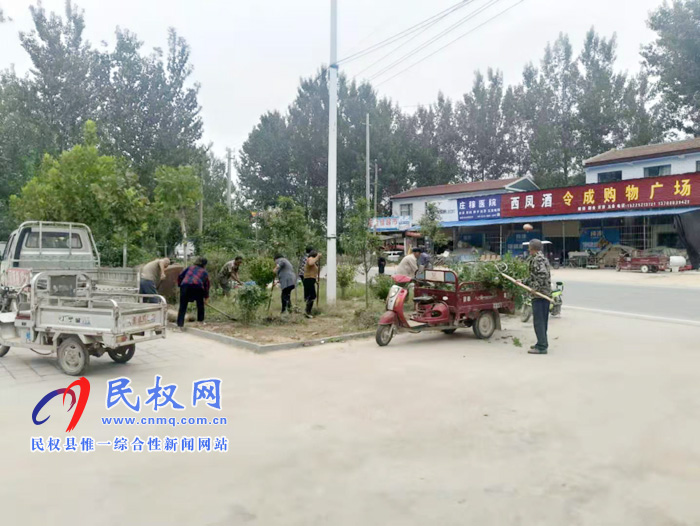 王莊寨鎮(zhèn):“三秋”期間人居環(huán)境整治不放松 王莊寨鎮(zhèn):“三秋”期間人居環(huán)境整治不放松