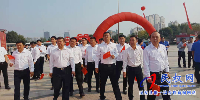縣委辦公室組織參觀(guān)慶祝建國(guó)70周年“偉大祖國(guó)、美麗民權(quán)”成果展