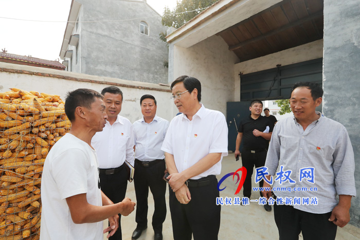 市人大常委會副主任、縣委書記姬脈常調研軟弱渙散村黨組織整頓工作