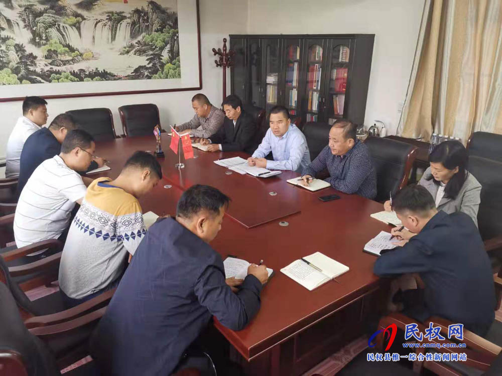 縣住建局迅速傳達(dá)貫徹全市脫貧攻堅(jiān)第八次推進(jìn)會(huì)議精神 縣住建局迅速傳達(dá)貫徹全市脫貧攻堅(jiān)第八次推進(jìn)會(huì)議精神