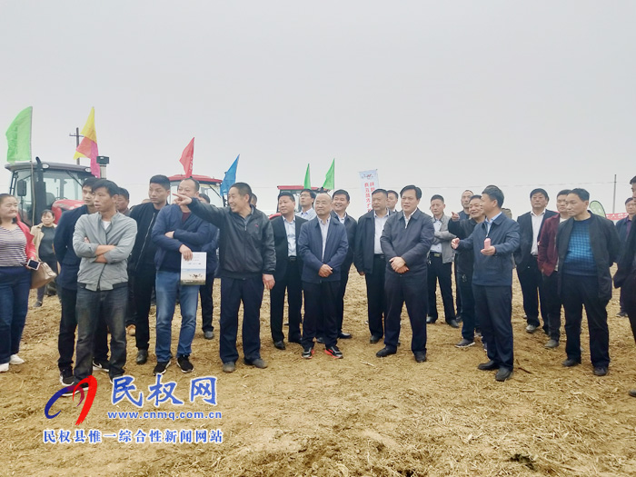 商丘市2019年主要農(nóng)作物生產(chǎn)全程機(jī)械化現(xiàn)場(chǎng)會(huì)在我縣召開(kāi) 商丘市2019年主要農(nóng)作物生產(chǎn)全程機(jī)械化現(xiàn)場(chǎng)會(huì)在我縣召開(kāi)