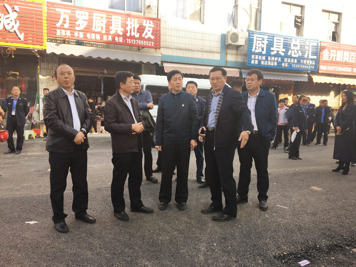 縣領(lǐng)導(dǎo)房季、陳鴻志督查調(diào)研文明城創(chuàng)建工作