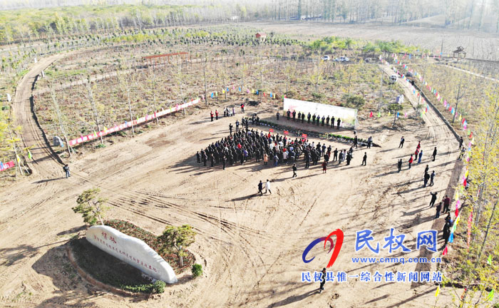 “鄉(xiāng)村振興 出彩中原”全國(guó)融媒體看河南暨全國(guó)百家媒體商丘行在我縣 “媒林”正式啟動(dòng) “鄉(xiāng)村振興 出彩中原”全國(guó)融媒體看河南暨全國(guó)百家媒體商丘行在我縣 “媒林”正式啟動(dòng)