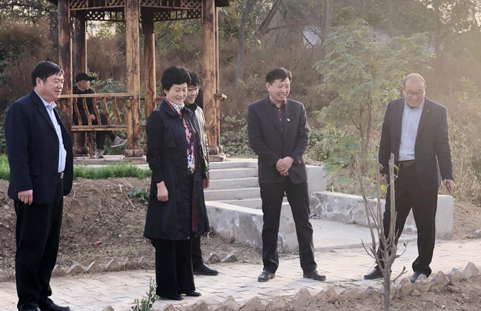 縣人大常委會(huì)主任周燕到老顏集鄉(xiāng)調(diào)研 縣人大常委會(huì)主任周燕到老顏集鄉(xiāng)調(diào)研