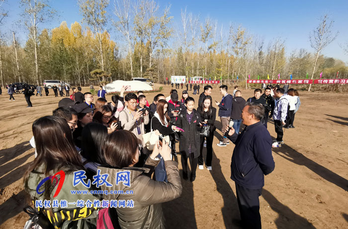 “鄉(xiāng)村振興 出彩中原”全國(guó)融媒體看河南暨全國(guó)百家媒體商丘行在我縣 “媒林”正式啟動(dòng) “鄉(xiāng)村振興 出彩中原”全國(guó)融媒體看河南暨全國(guó)百家媒體商丘行在我縣 “媒林”正式啟動(dòng)