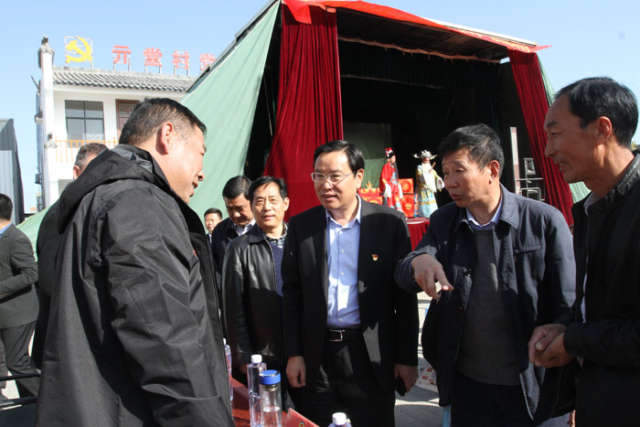 市政協(xié)三農(nóng)促進(jìn)會(huì)“四下鄉(xiāng)”活動(dòng)在我縣亓堂村舉行啟動(dòng)儀式 市政協(xié)三農(nóng)促進(jìn)會(huì)“四下鄉(xiāng)”活動(dòng)在我縣亓堂村舉行啟動(dòng)儀式