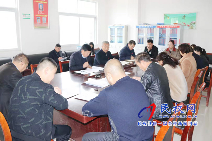 我縣各鄉(xiāng)鎮(zhèn)(街道辦)縣直單位迅速傳達落實全縣脫貧攻堅推進會議精神 我縣各鄉(xiāng)鎮(zhèn)(街道辦)縣直單位迅速傳達落實全縣脫貧攻堅推進會議精神