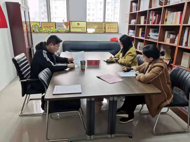 團委開展“不忘初心，牢記使命”主題教育專題黨課