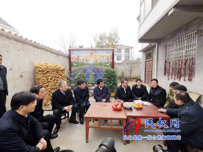 海關(guān)總署署長、黨委書記倪岳峰到我縣調(diào)研扶貧工作