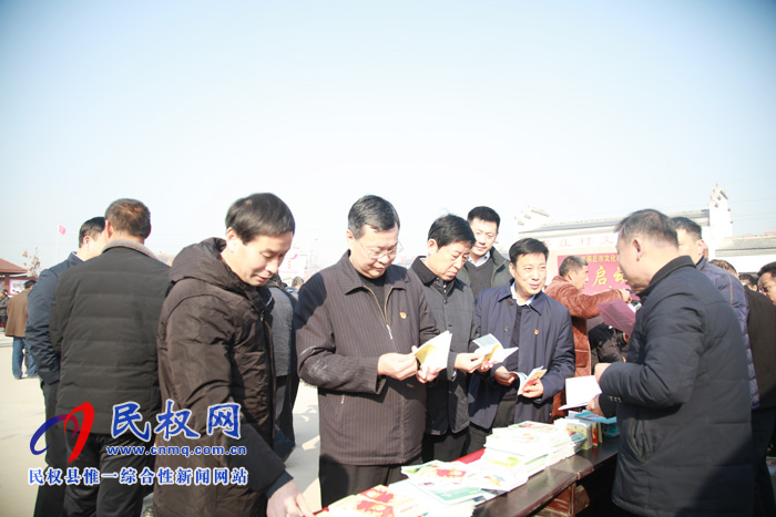 2020年商丘市文化科技衛(wèi)生“三下鄉(xiāng)”集中示范活動(dòng)啟動(dòng)儀式在縣綠洲辦事處吳莊村舉辦 2020年商丘市文化科技衛(wèi)生“三下鄉(xiāng)”集中示范活動(dòng)啟動(dòng)儀式在縣綠洲辦事處吳莊村舉辦