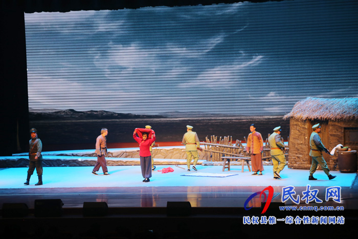 紅色豫劇《小推車》在民權(quán)精彩上演 紅色豫劇《小推車》在民權(quán)精彩上演
