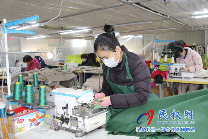 林七鄉(xiāng):扶貧車間生產忙 林七鄉(xiāng):扶貧車間生產忙