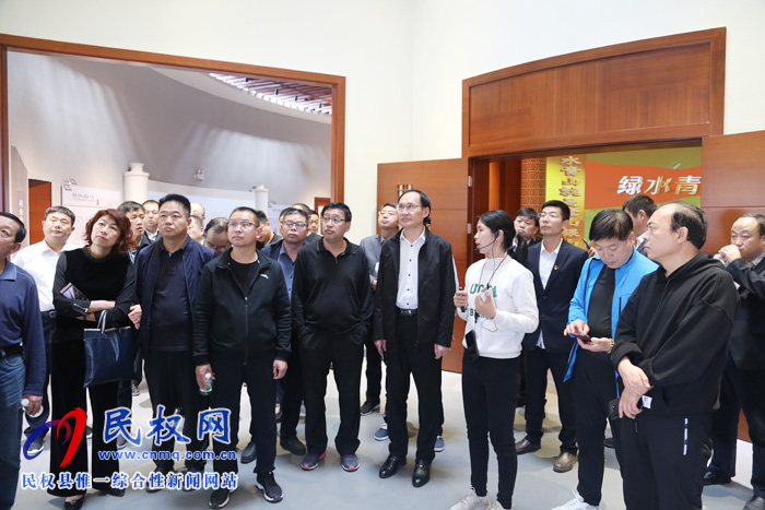 我縣轉(zhuǎn)型升級培訓(xùn)班繼續(xù)開展現(xiàn)場教學(xué)活動 我縣轉(zhuǎn)型升級培訓(xùn)班繼續(xù)開展現(xiàn)場教學(xué)活動
