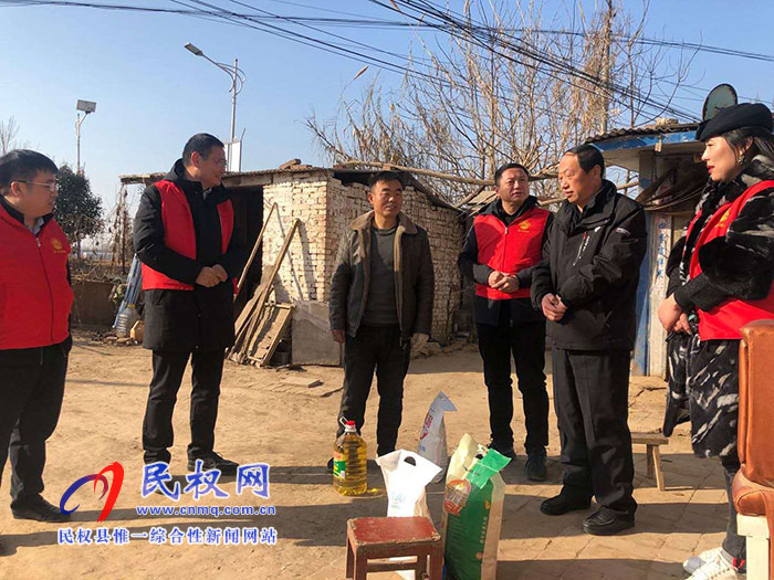 民權縣總工會駐鄭州農民工服務站開展雙節(jié)慰問貧困戶活動 民權縣總工會駐鄭州農民工服務站開展雙節(jié)慰問貧困戶活動