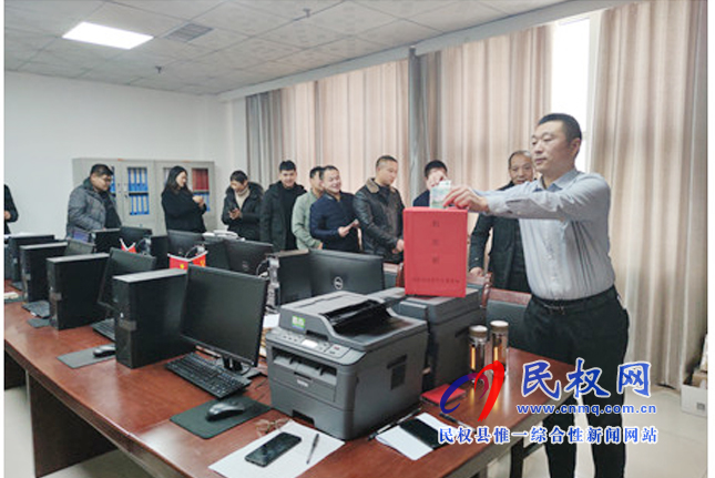 縣退役軍人事務(wù)局開展“送溫暖、獻(xiàn)愛心”捐款活動(dòng)