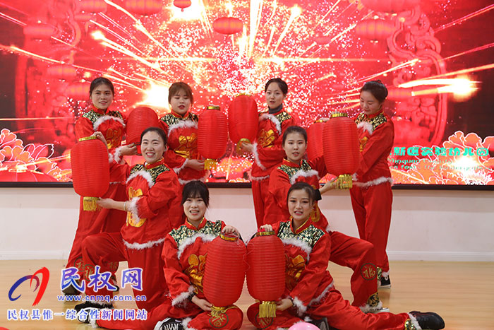 民東新區(qū)實(shí)驗(yàn)幼兒園“只爭朝夕 不負(fù)韶華”2020年年會舉行 民東新區(qū)實(shí)驗(yàn)幼兒園“只爭朝夕 不負(fù)韶華”2020年年會舉行