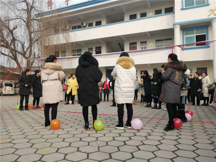 第三小學(xué)舉行教師冬季運(yùn)動(dòng)會 第三小學(xué)舉行教師冬季運(yùn)動(dòng)會